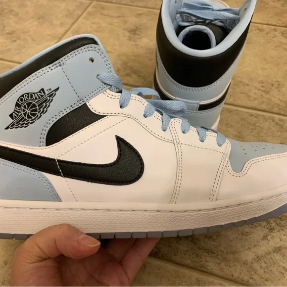 Jordan 1 Mid SE - Picture 4 of 11